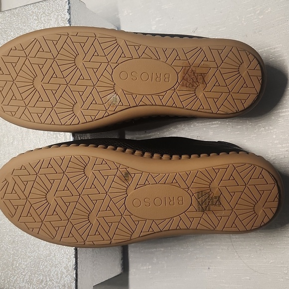 NWOB BRIOSO Women's Black Leather Shoes Size 7 1/2. - Picture 10 of 12